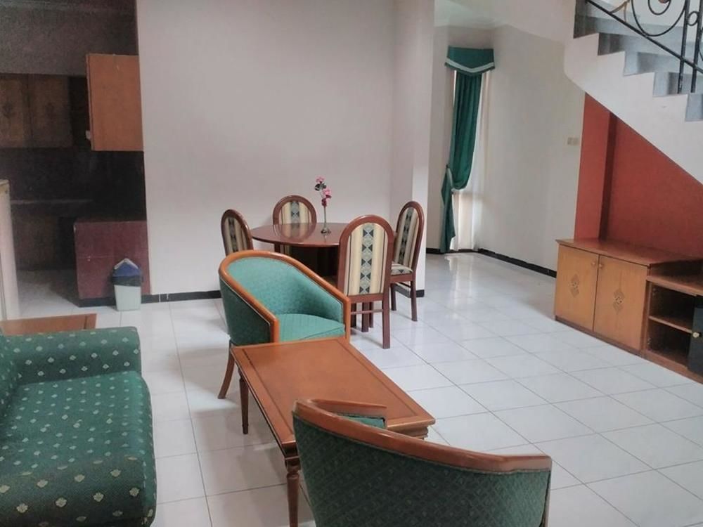 Istana Permata Juanda Hotel Sawotratap Exterior foto