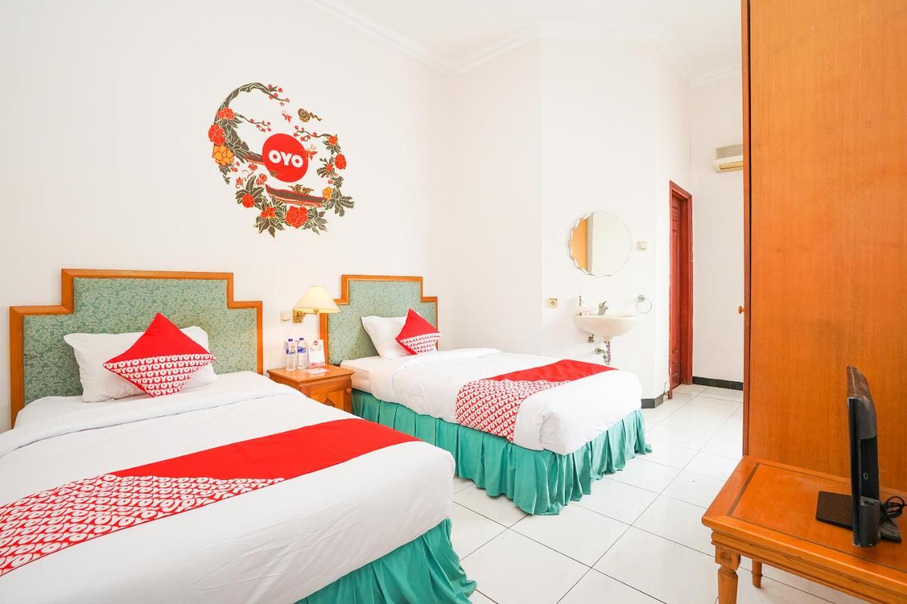 Istana Permata Juanda Hotel Sawotratap Exterior foto