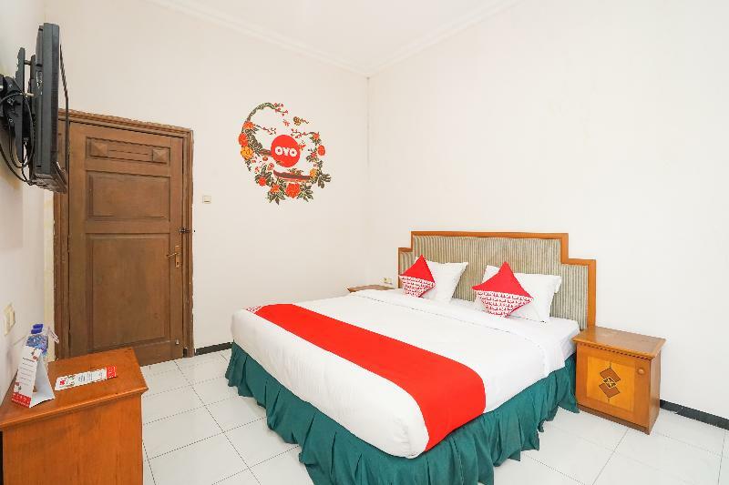 Istana Permata Juanda Hotel Sawotratap Exterior foto