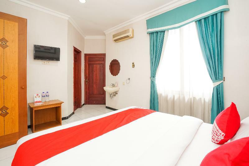 Istana Permata Juanda Hotel Sawotratap Exterior foto